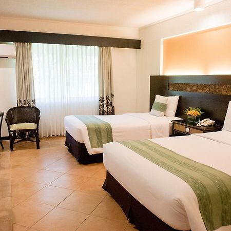 Montebello Villa Hotel Cebu Exterior photo